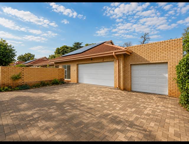 3 BEDROOM TOWNHOUSE FOR SALE IN THREE RIVERS